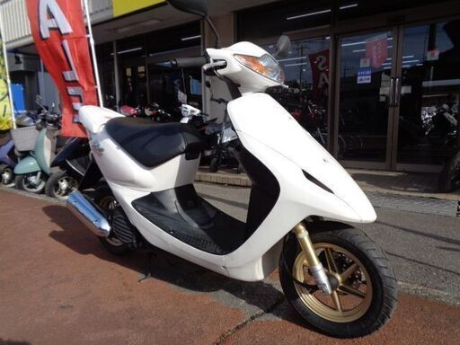NO.4624　スマートディオＺ４ （ＤＩＯ） ４サイクル　ＦＩ車　ハネ付き　ディスクブレーキ　キャストホイール　ホワイト　☆彡