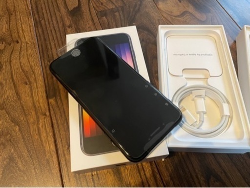 iPhone SE3 黒　64GB