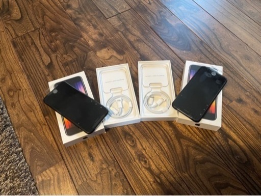 iPhone SE3 黒　64GB