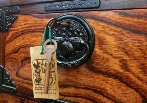 岩谷堂箪笥 白鳥8号2型 120cm 整理タンス 漆塗り 民芸家具 引出し５杯 ３段収納たんす 鍵あり 札幌市西区西野