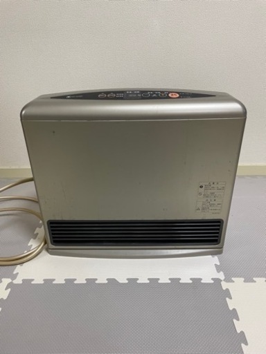 ガスストーブ　ガスファンヒーター
