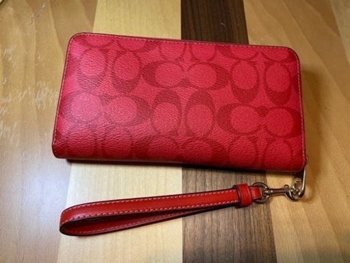 コーチ長財布　レッド　ほぼ未使用