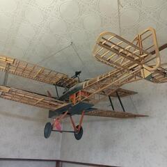 大型木製模型飛行機の画像