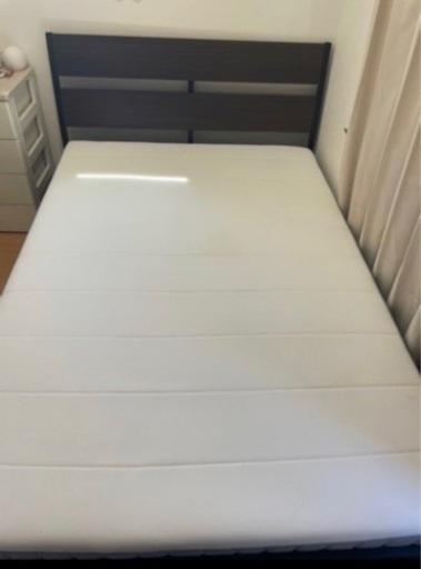 IKEAダブルベット　マットレス付き(洗濯済み)