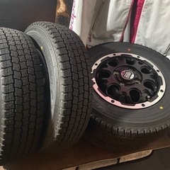 スタッドレスタイヤ　ホイール付き12インチ　4穴の画像