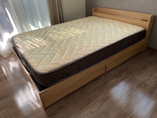 【お譲り先が決まりました】ダブルベッド　マットレス付き　収納付きベッド