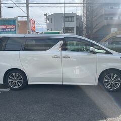 トヨタ　アルファードの画像