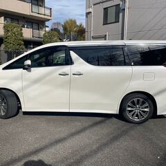 トヨタ　アルファードの画像