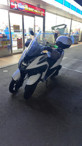 ヤマハ　トリシティ１２５　SEC1J型　現行モデルのブルーコアエンジンモデル