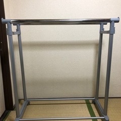 衣服ラックの画像