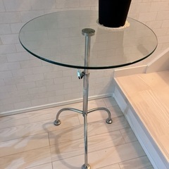 【至急28日まで】オシャレガラステーブルの画像