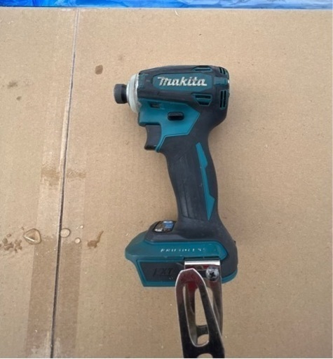マキタ　インパクトドライバー　TD172D 本体のみ　18v