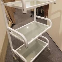 ガラステーブル　キャスター付きの画像