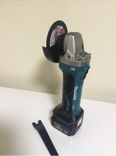 MAKITA GA400D マキタ 14.4V 充電式バッテリー付き