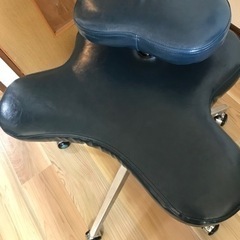 無料で差し上げます。あぐら椅子ワークチェア
