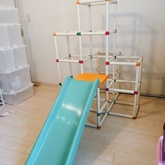 白いわんぱくジムの画像