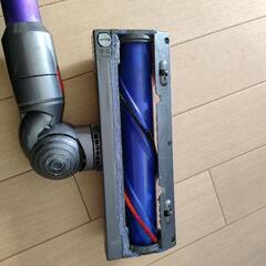 ダイソンV7 コードレスクリーナー　掃除機の画像