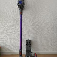 ダイソンV7 コードレスクリーナー　掃除機の画像