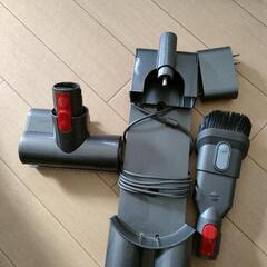 ダイソンV7 コードレスクリーナー　掃除機の画像