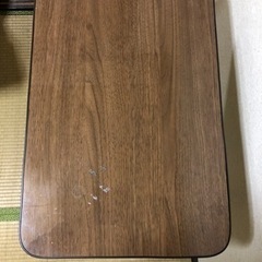 折り畳みテーブルの画像