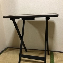 折り畳みテーブルの画像