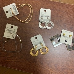 未使用　プチプラピアス、イヤリング５点セットの画像
