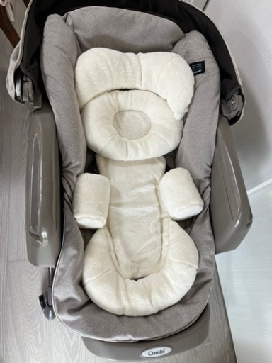 コンビ　ネムリラ　オートウィング　ベージュ　ハイローチェア