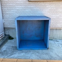 鉄のラック　板はベニヤ