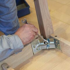 家具を組み立てるお手伝いをします。 - 横浜市