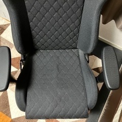E-WINゲーミングチェアの画像