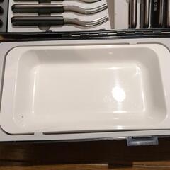 アウトドア。キャンプに食器セットの画像
