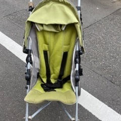 折りたたみベビーカーの画像