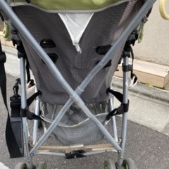 折りたたみベビーカーの画像