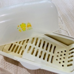 哺乳瓶、哺乳瓶ケース、レンジ消毒器、おしゃぶりなどの画像