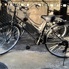 27インチ自転車　手前の黒のやつです