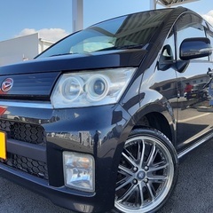 低走行 7万キロ台‼️月々8千円〜分割払い可❗️車検2年付き！【名義変更代込み】車内広い！大人気☆ムーブカスタム Xリミテッド☆社外アルミ☆艶々ブラックマイカ☆スマートキー☆ドライブレコーダー付きのフル装備☆そのまま乗って帰れます‼️の画像