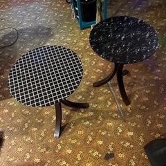 丸テーブル２個