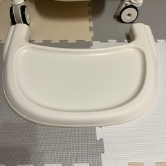 【受渡決定】美品！Combiハイローチェア　テーブル付きの画像