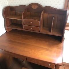 天然木　学習机、椅子、脇卓セット　ピーターラビットシリーズ　の画像