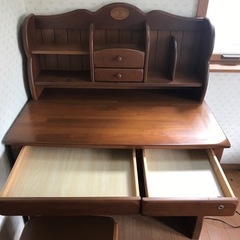 天然木　学習机、椅子、脇卓セット　ピーターラビットシリーズ　の画像