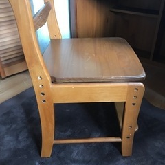 天然木　学習机、椅子、脇卓セット　ピーターラビットシリーズ　の画像