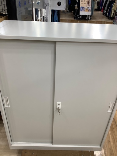 キャビネット 高さ約115cm 幅約90cm 奥行約40cm 入荷致しました！