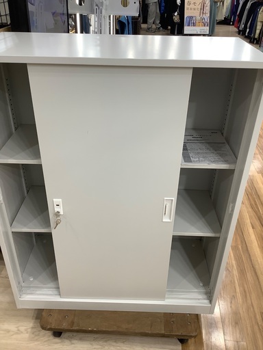 キャビネット 高さ約115cm 幅約90cm 奥行約40cm 入荷致しました！