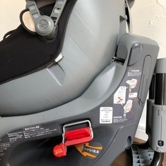 お取引中⭐︎ 清掃済み⭐︎ 回転式　チャイルドシート　エールべべ　クルットプレミアムの画像