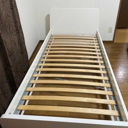 (再出品•値下げ中‼️)シングルベッド(すのこ)フレームのみ　ホワイト(取りに来てくださる方)
