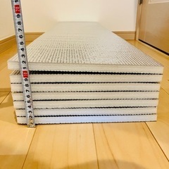 【中古】【早い者勝ち】キャンプ　折りたたみ　銀マット　アルミマットの画像