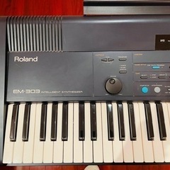 ROLAND ローランド EM-303 電子ピアノの画像
