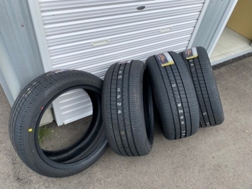 ダンロップVEURO ve304 225/45/r18 新品4本セット売ります