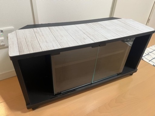 キャスター付きテレビ台