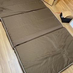 セミダブルサイズ　ソファになるマットレスの画像